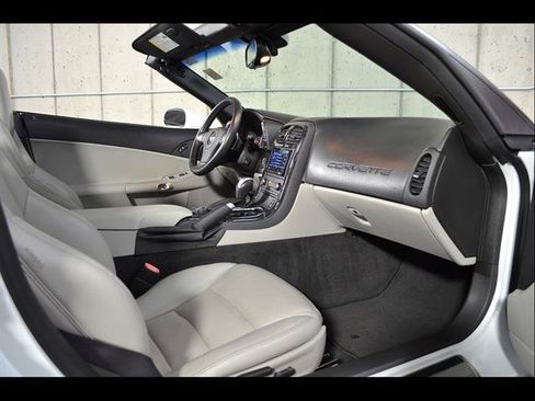 Used 2010 Chevrolet Corvette Convertible w/ Preferred Equipment Group RWD image 18