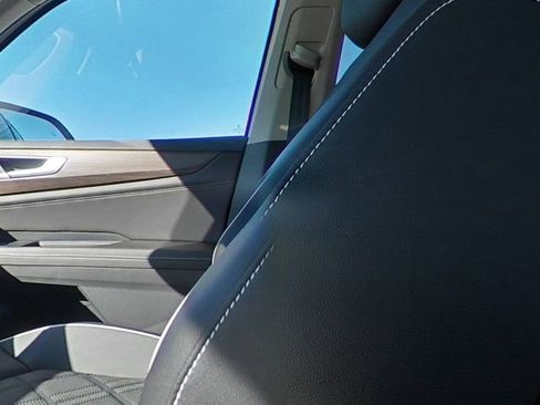 Used 2025 Volkswagen Atlas SEL Premium R-Line image 21