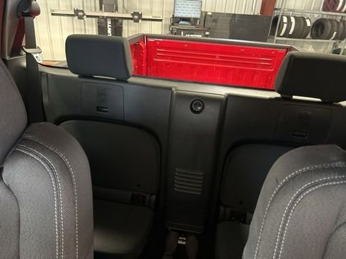 Used 2025 Nissan Frontier SV image 16