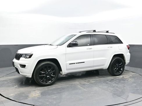 Used 2019 Jeep Grand Cherokee Altitude image 2