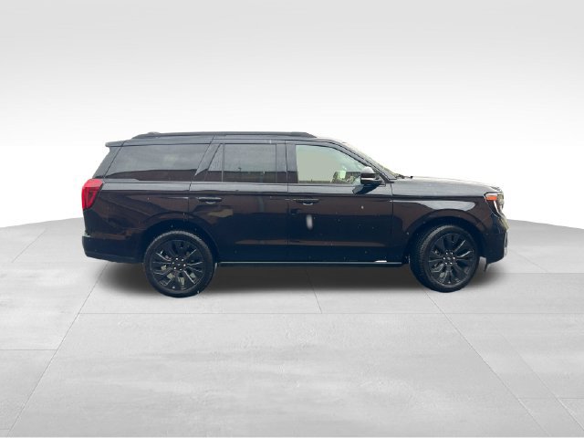 Used 2025 Ford Expedition Platinum w/ Stealth Appearance Package AWD/4WD image 13