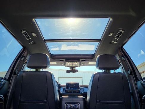 Used 2022 Chevrolet Tahoe Z71 w/ Luxury Package image 35