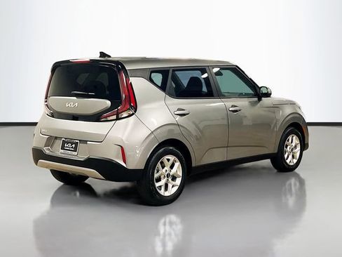 Certified 2025 Kia Soul LX FWD image 7