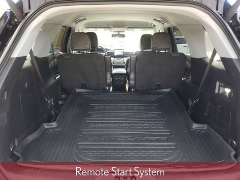 Used 2021 Ford Explorer XLT w/ Equipment Group 202A image 9