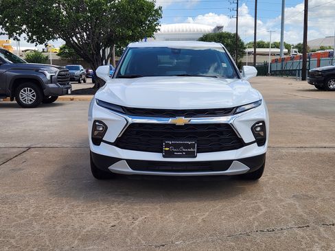 Used 2025 Chevrolet Blazer LT AWD/4WD image 3