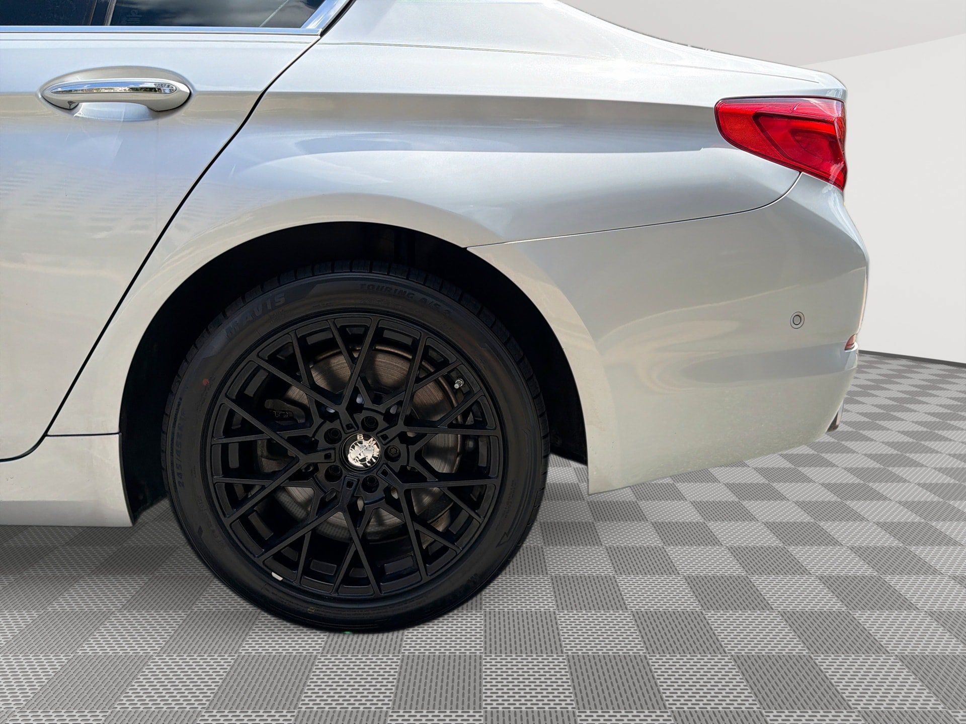 Used 2018 BMW 540i RWD image 29