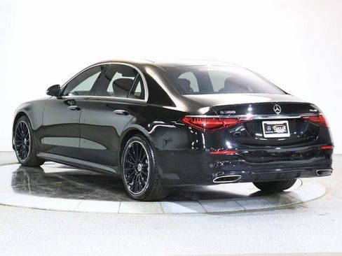 Used 2022 Mercedes-Benz S 580 4MATIC Sedan image 2