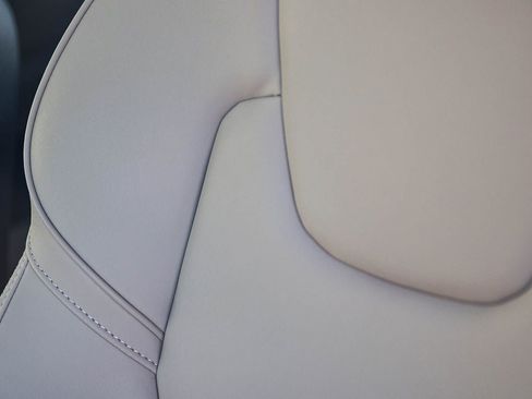 Certified 2026 Volvo XC60 B5 Plus w/ Climate Package image 30