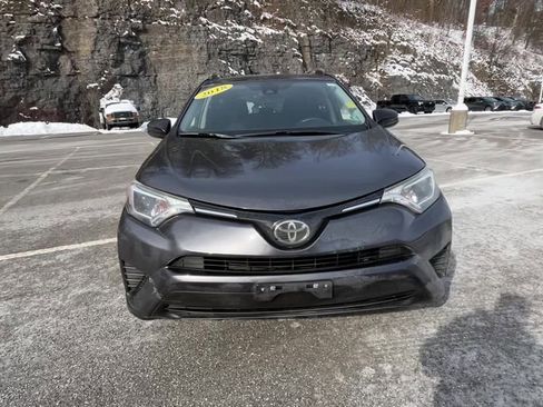 Used 2018 Toyota RAV4 LE image 9