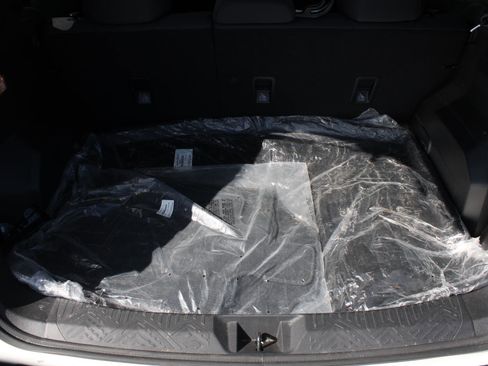 Used 2025 Subaru Crosstrek 2.0i Premium image 8