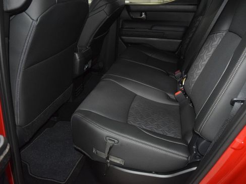 Used 2025 Toyota Tacoma Limited AWD/4WD image 40