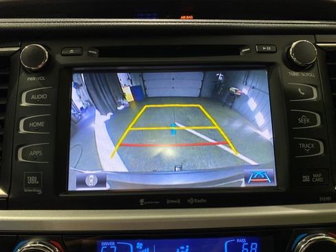 Used 2019 Toyota Highlander Limited Platinum image 17