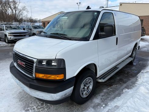 Used 2023 GMC Savana 2500 image 4