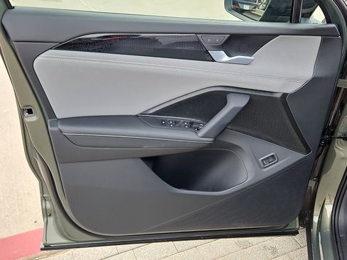 New 2026 Volkswagen Tiguan SE R-Line image 14