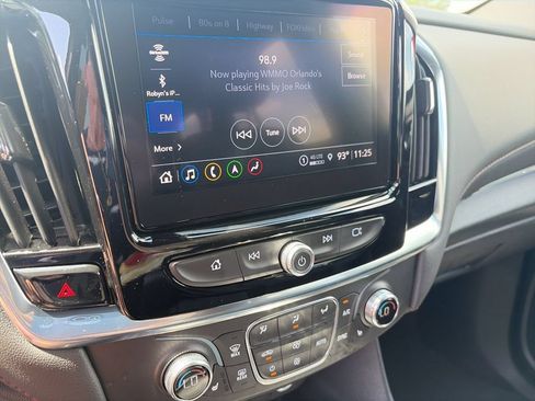 Certified 2023 Chevrolet Traverse RS FWD image 20