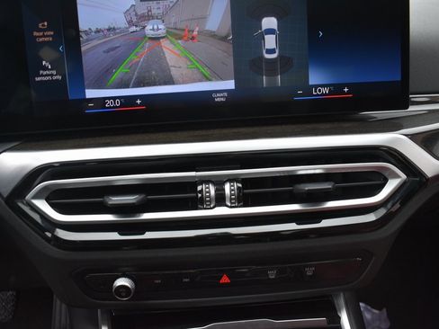 Used 2024 BMW 330i Sedan w/ Convenience Package image 19