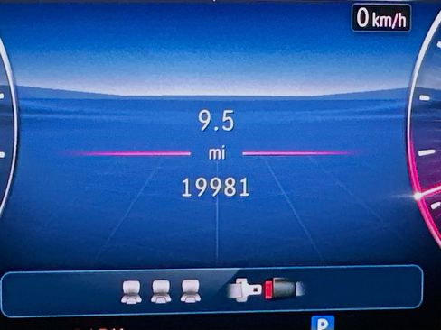 Used 2025 Mercedes-Benz C 300 Sedan image 19