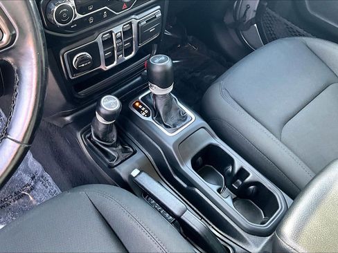 Used 2021 Jeep Wrangler Unlimited Sport image 18