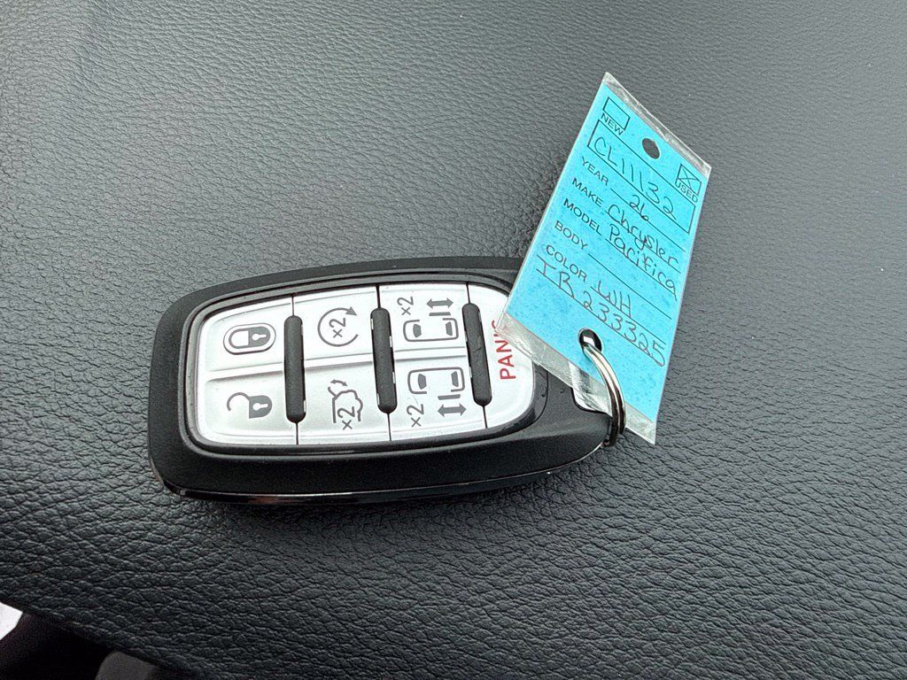 New 2026 Chrysler Pacifica Select AWD/4WD image 37