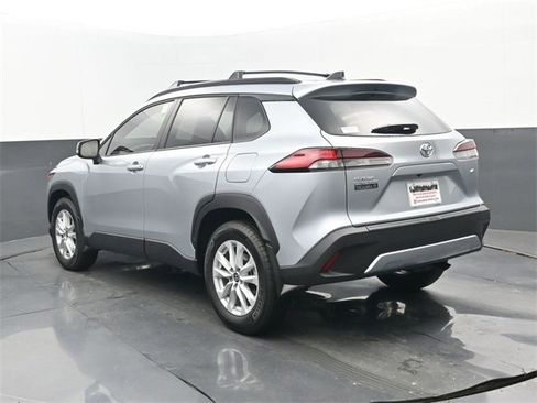 Used 2026 Toyota Corolla Cross LE w/ Moonroof Package image 3
