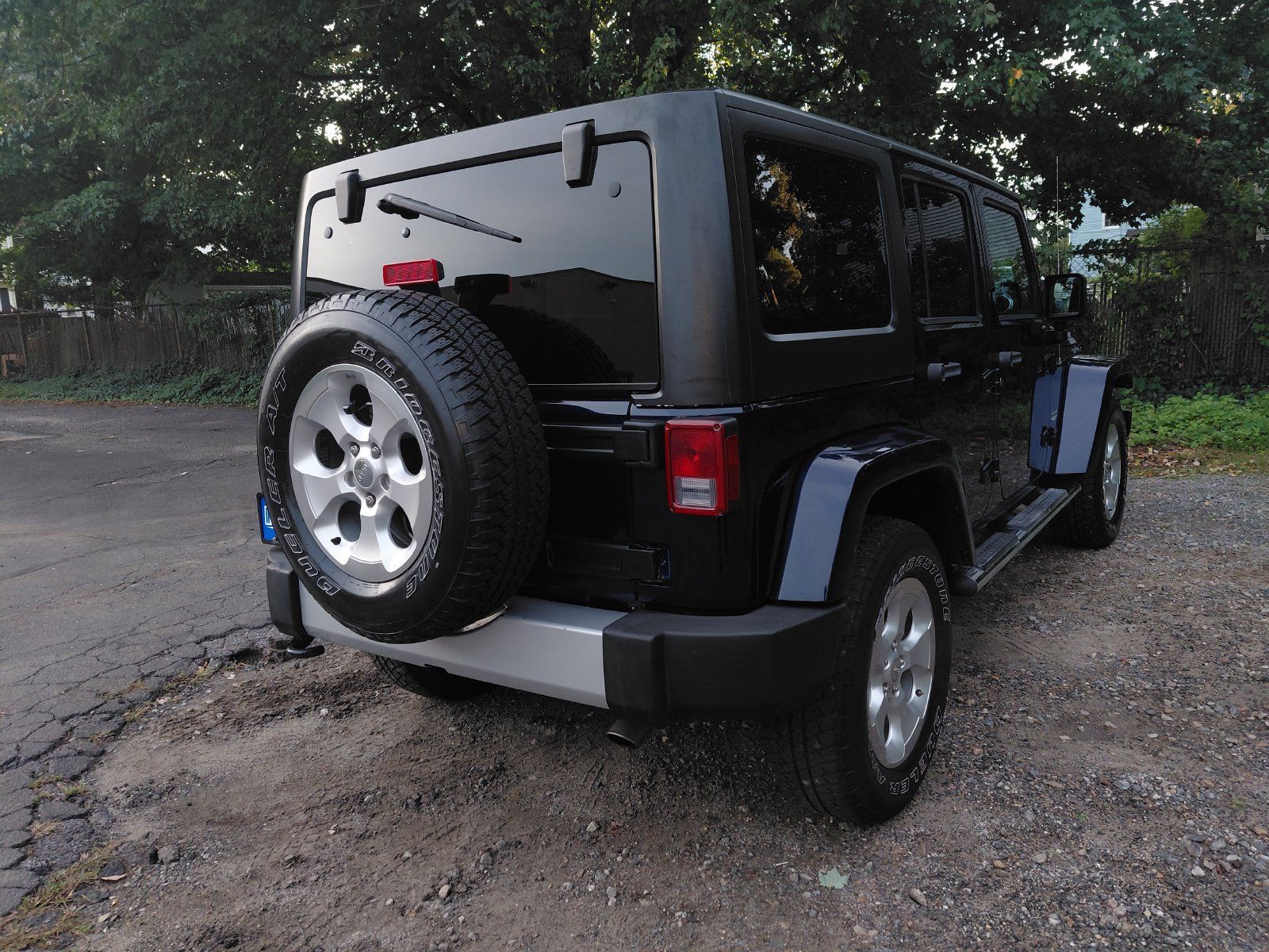 Used 2013 Jeep Wrangler Unlimited Sahara w/ Mopar Chrome Edition Group AWD/4WD image 21