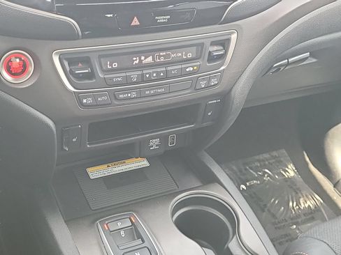 Used 2022 Honda Passport TrailSport image 10