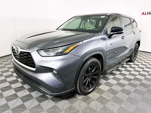 Used 2023 Toyota Highlander XLE image 7