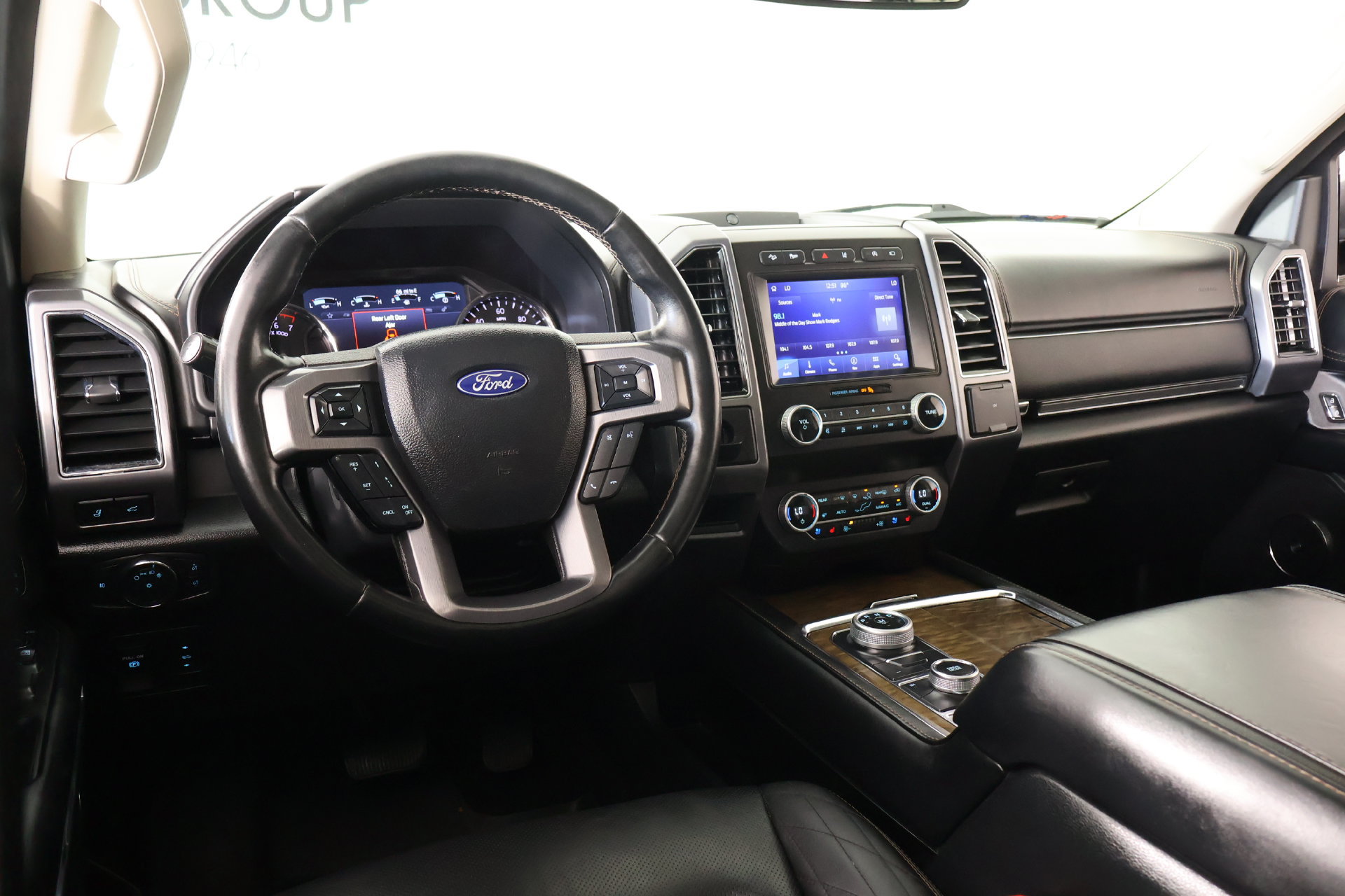 Used 2021 Ford Expedition Platinum AWD/4WD image 2