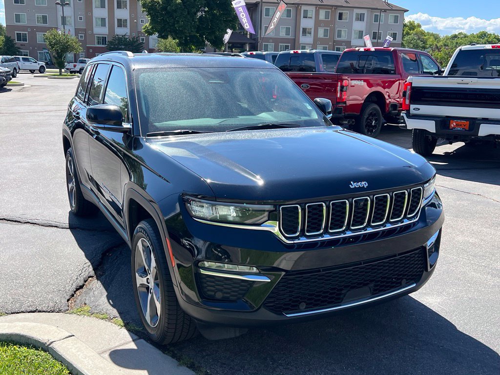 Used 2023 Jeep Grand Cherokee Limited AWD/4WD image 5