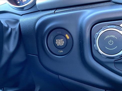 Used 2022 Jeep Wrangler Sport AWD/4WD image 26