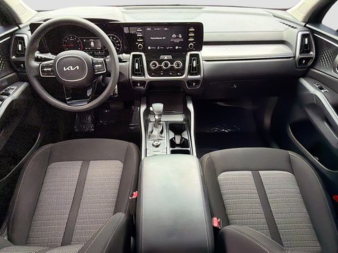 Used 2023 Kia Sorento LX FWD image 15