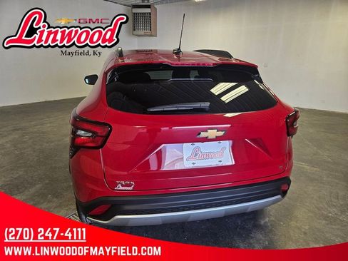 New 2026 Chevrolet Trax LT FWD image 4