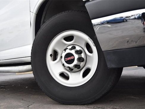 Used 2024 GMC Savana 2500 w/ Driver Convenience Package image 3