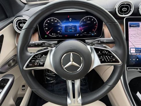 Used 2023 Mercedes-Benz GLC 300 4MATIC image 12