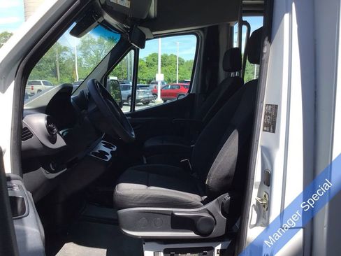 Used 2022 Mercedes-Benz Sprinter 3500 image 21