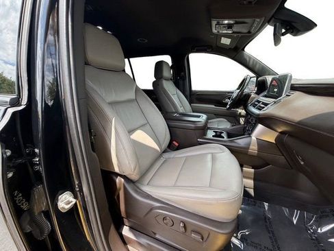 Used 2021 Chevrolet Suburban Z71 w/ Z71 Off-Road Package image 16