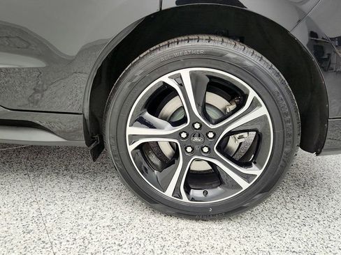 Used 2023 Ford Edge ST image 9