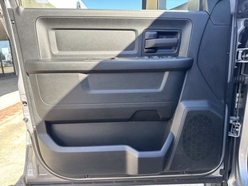 Used 2022 RAM 2500 Tradesman w/ Chrome Appearance Group image 18