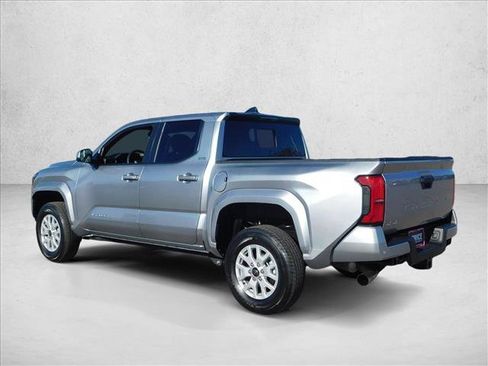 Used 2025 Toyota Tacoma SR5 image 8