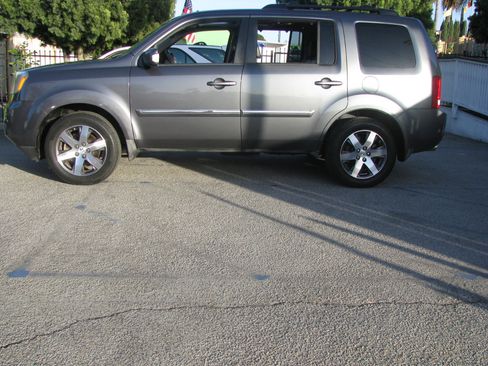 Used 2012 Honda Pilot Touring image 1