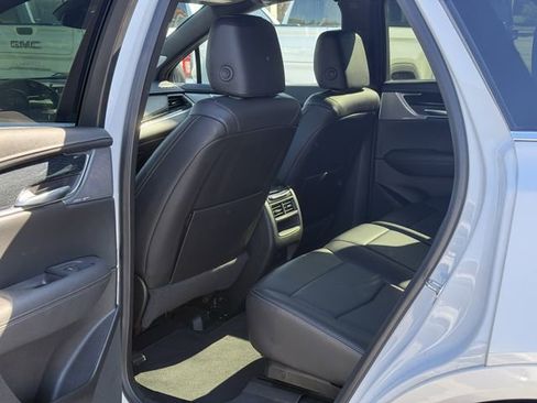 Used 2025 Cadillac XT5 Premium Luxury image 32