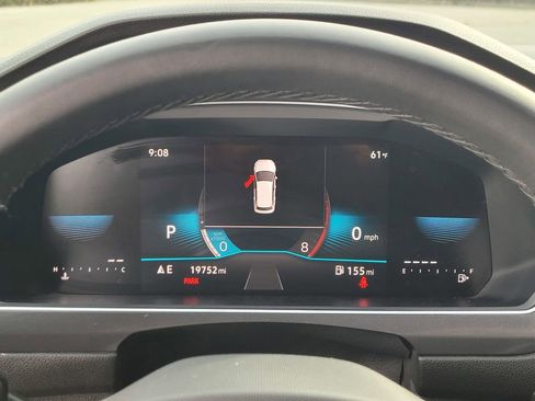 Used 2023 Volkswagen Tiguan SE R-Line image 29