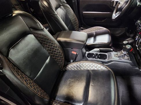 Used 2021 Jeep Gladiator Overland image 31