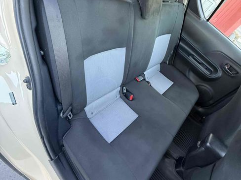 Used 2018 Toyota Prius C Two image 9