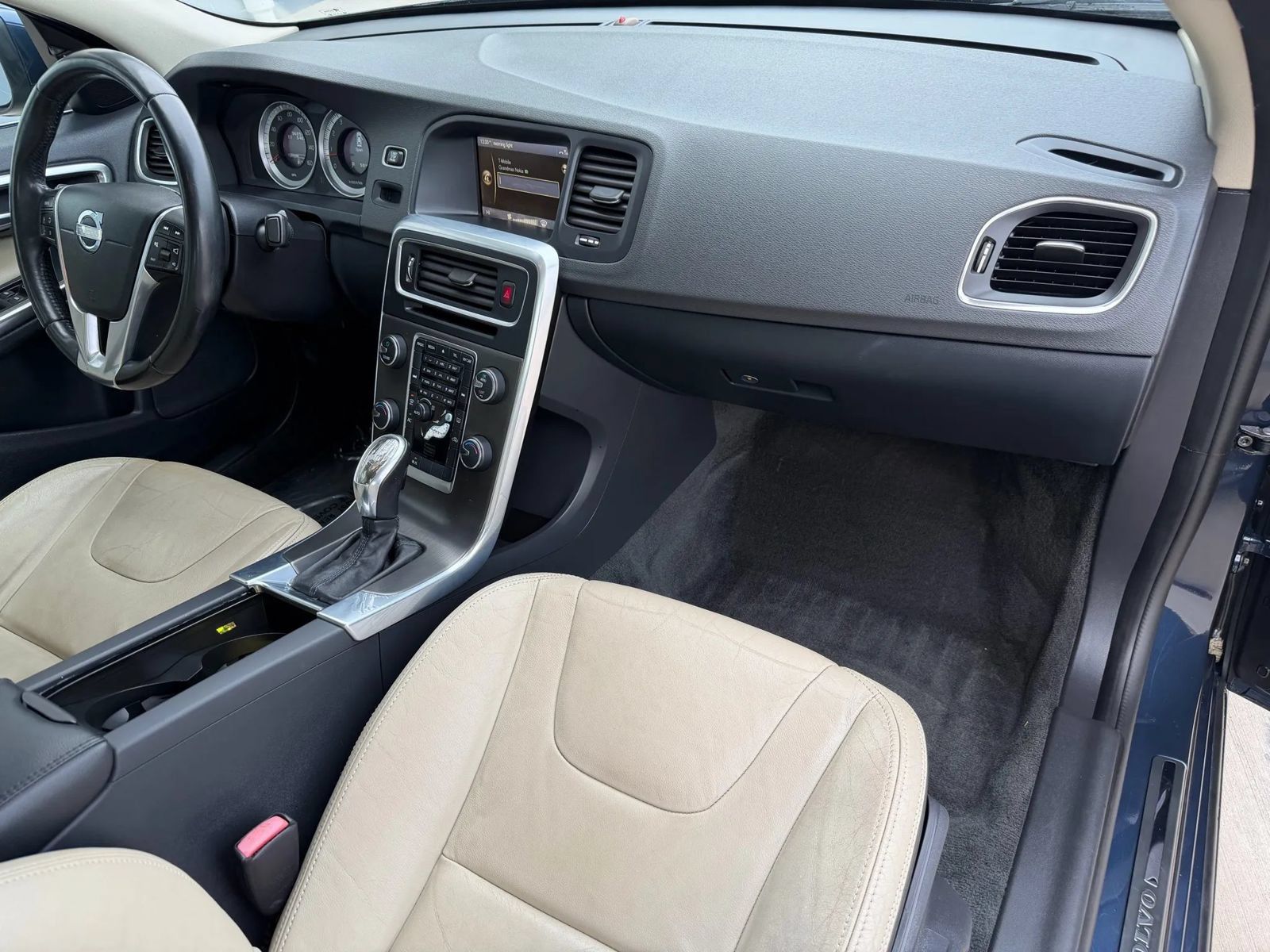 Used 2013 Volvo S60 T5 FWD image 2