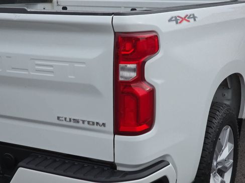 Used 2022 Chevrolet Silverado 1500 Custom AWD/4WD image 25