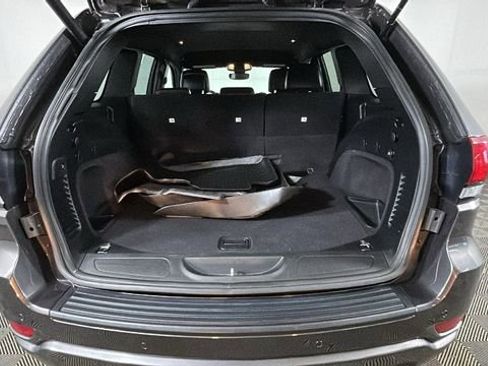 Used 2020 Jeep Grand Cherokee Altitude AWD/4WD image 28
