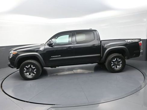 Used 2021 Toyota Tacoma TRD Off-Road AWD/4WD image 45