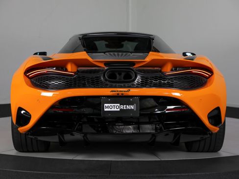 Used 2026 McLaren 750S Spider RWD image 9