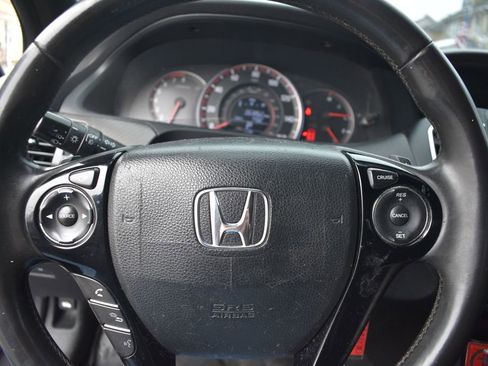 Used 2017 Honda Accord Sport image 14